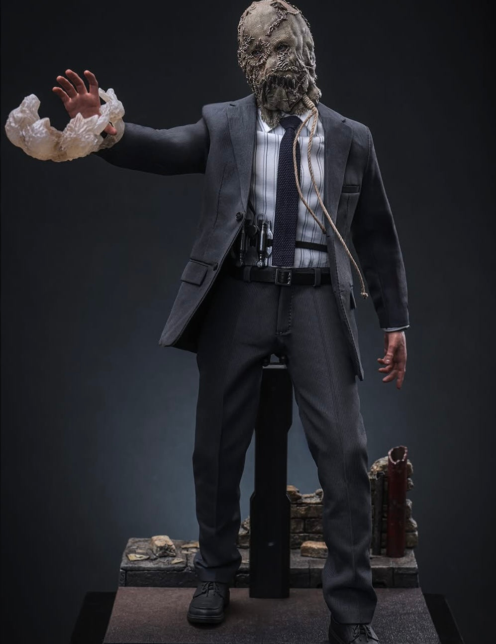 Pre Order!!! Hot Toys MMS801 Batman Begins - Scarecrow 2.0 1/6th scale Collectible Figure