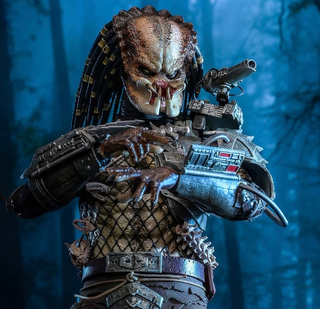 Pre Order!!! Hot Toys MMS816 Predator - 1/6th scale Predator (2.0) Collectible Figure