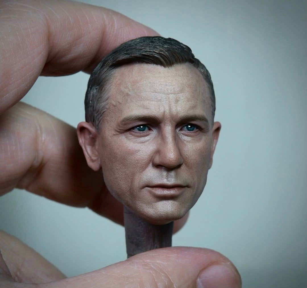 Pre Order!!! Hot Toys MMS803 No Time To Die - 1/6th scale James Bond Collectible Figure