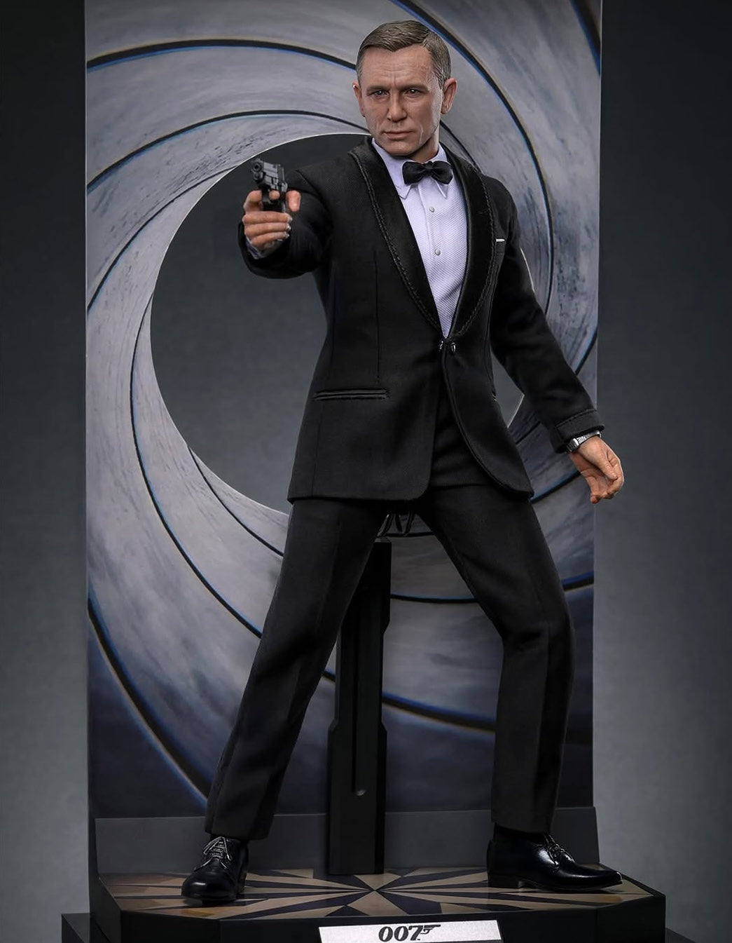 Pre Order!!! Hot Toys MMS803 No Time To Die - 1/6th scale James Bond Collectible Figure