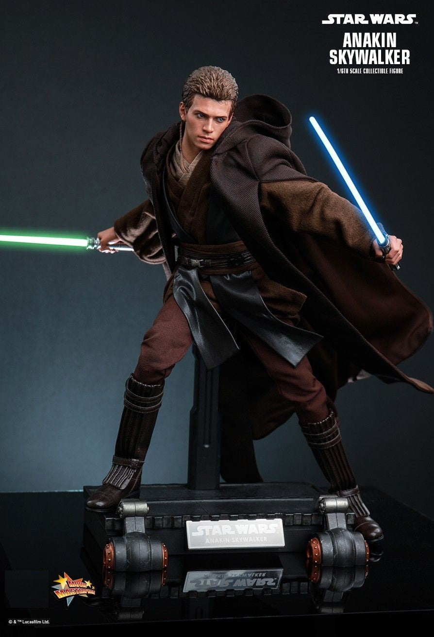 Hot Toys MMS677 Star Wars Episode II: Attack of the Clones - 1/6 scale Anakin Skywalker Collectible Figure