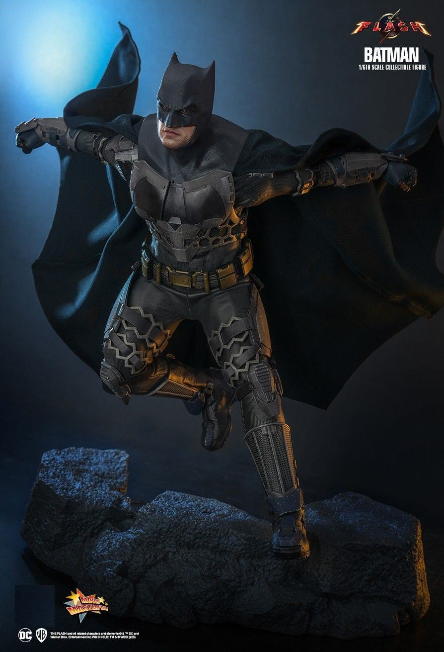 Hot Toys MMS703 The Flash - 1/6 scale Batman
