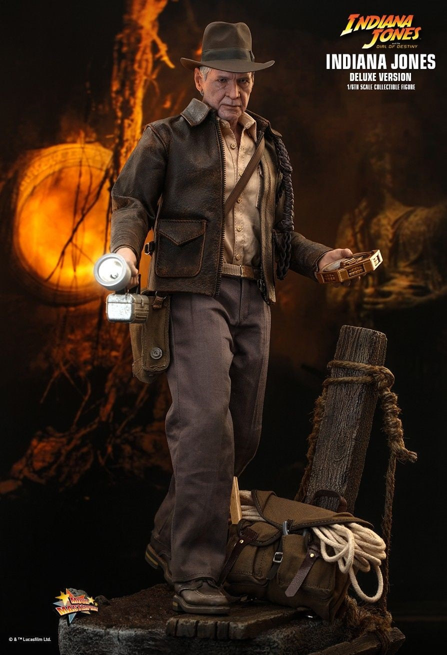 Hot Toys MMS717 Indiana Jones and the Dial of Destiny - 1/6 scale Indiana Jones (Deluxe Version)[Pre-Order]
