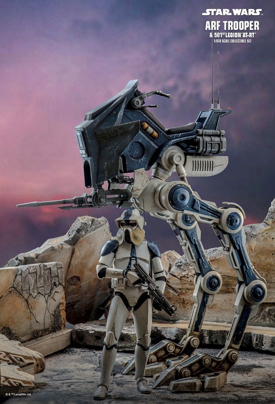 Hot Toys TMS091 Star Wars: The Clone Wars - 1/6th scale ARF Trooper and 501st Legion AT-RT Collectible Set